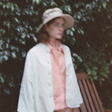 I leave here by the pool: Apricot